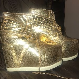 Metallic gold wedge heel platform shoe boots